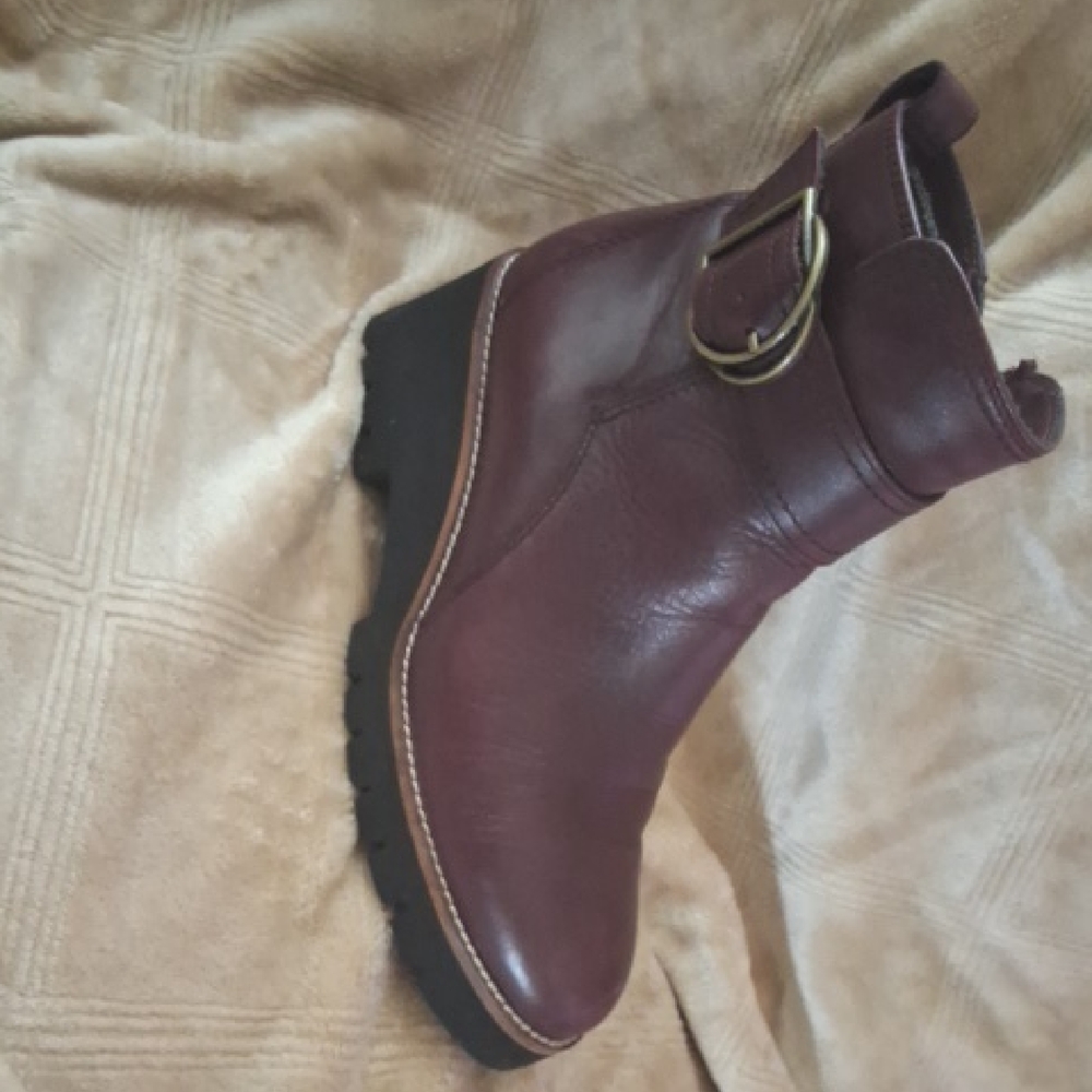 Blondo Burgundy Leather Ankle Boots